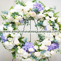corona de flores a funeral